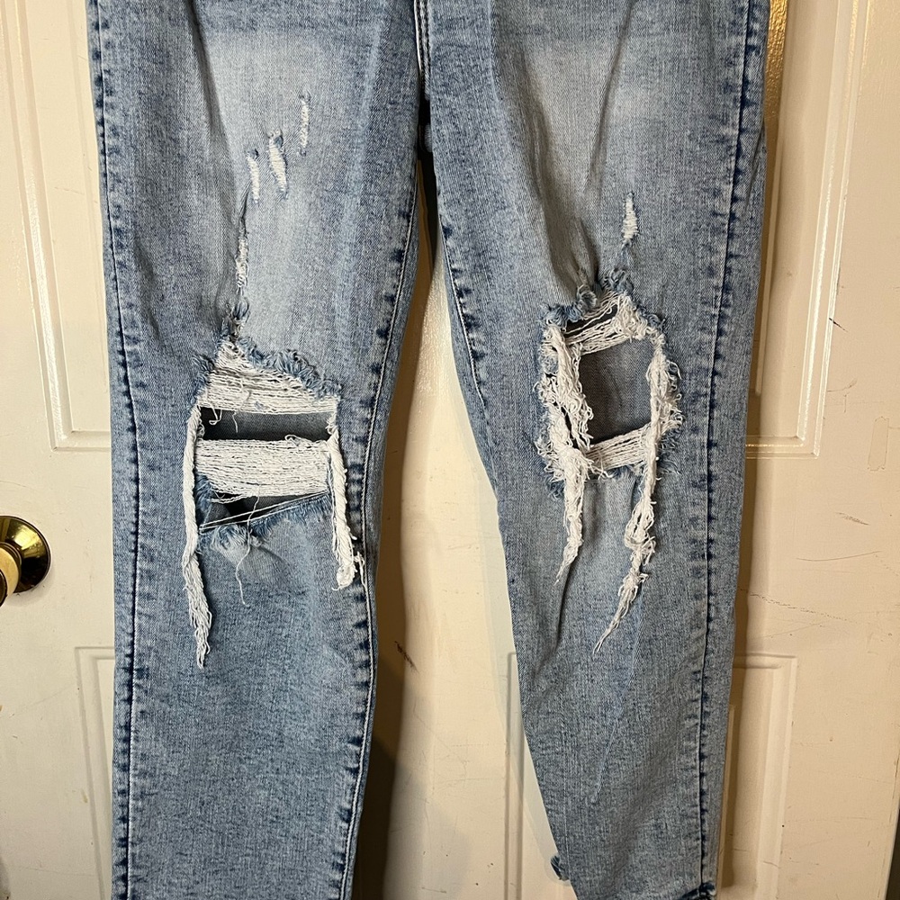 Distressed Light Wash Jeans - Picture 2 of 8